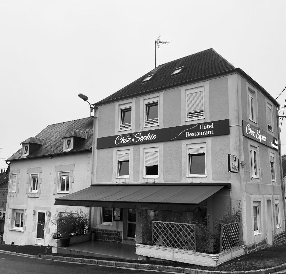 Restaurant Hotel Logis Chez Sophie Briouze 외부 사진