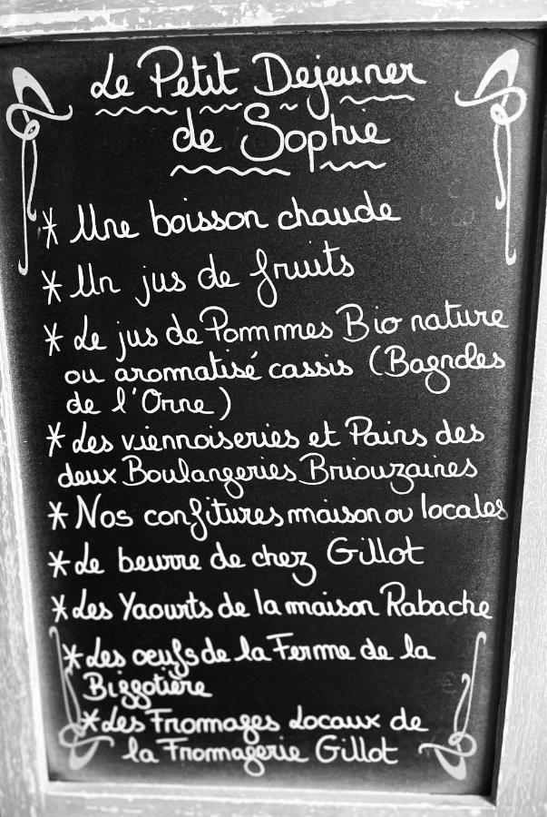 Restaurant Hotel Logis Chez Sophie Briouze 외부 사진