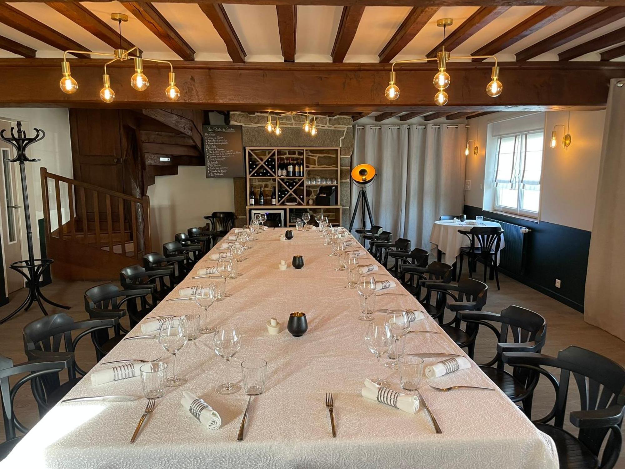 Restaurant Hotel Logis Chez Sophie Briouze 외부 사진