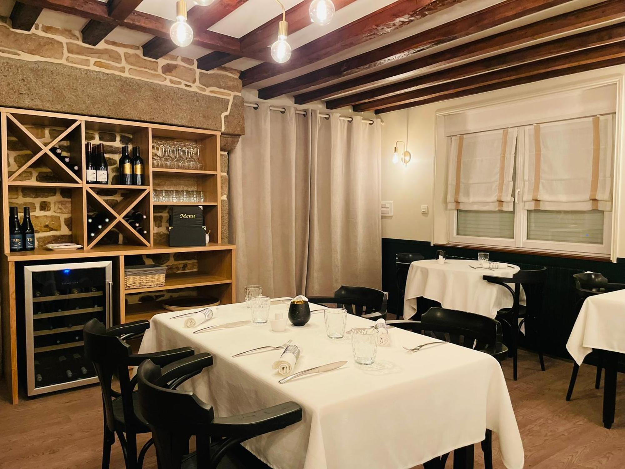 Restaurant Hotel Logis Chez Sophie Briouze 외부 사진