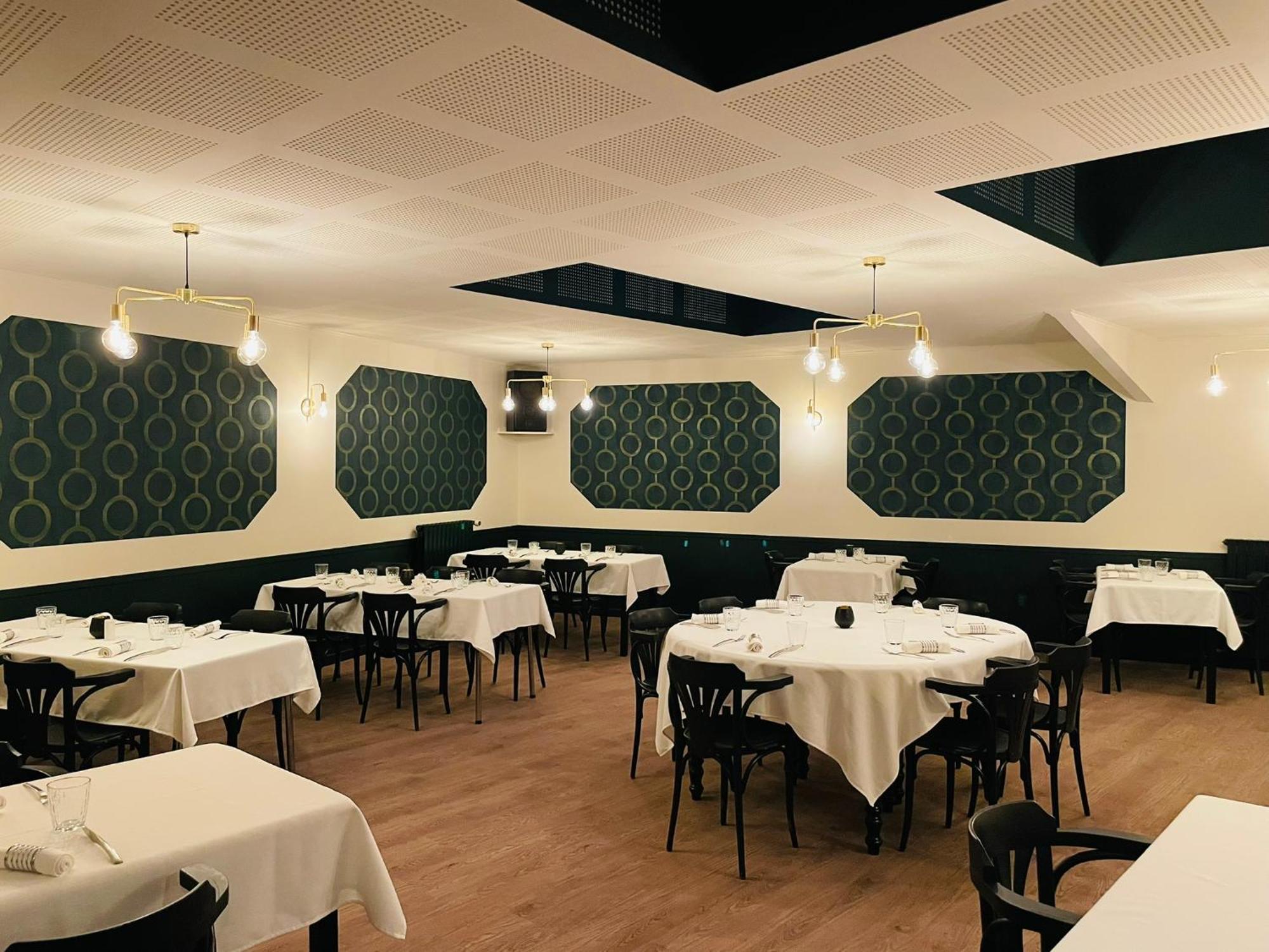 Restaurant Hotel Logis Chez Sophie Briouze 외부 사진